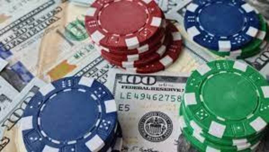 how do casinos make money on poker